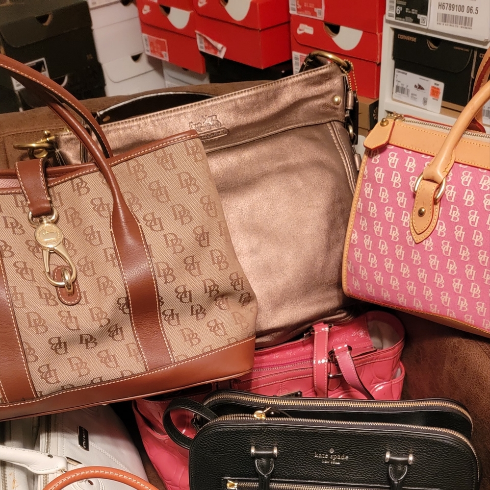 Dooney and Bourke Handbag - Picture 6 of 6